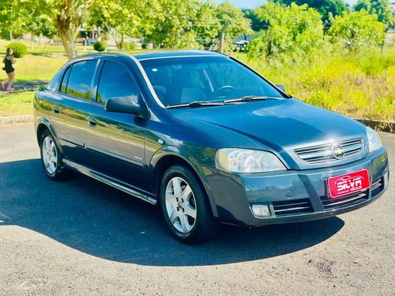 CHEVROLET ASTRA 2.0 MPFI ADVANTAGE 8V FLEX 4P MANUAL CHEVROLET ASTRA 2.0 MPFI ADVANTAGE 8V FLEX 4P MANUAL